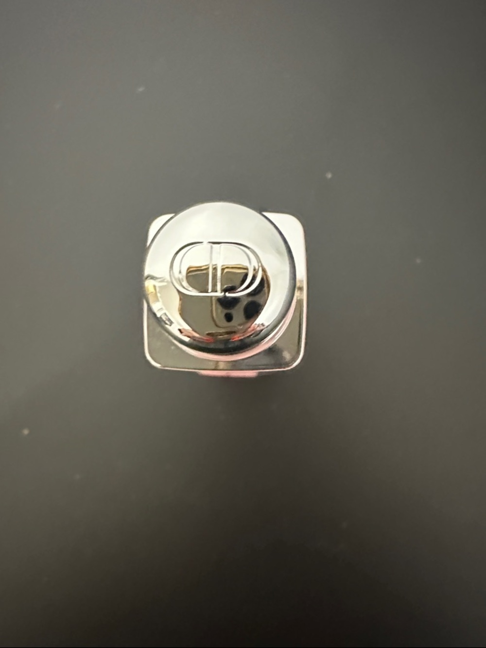 Dior Lip Glow Color Reviver Balm — 015 Cherry - Picture 2 of 6